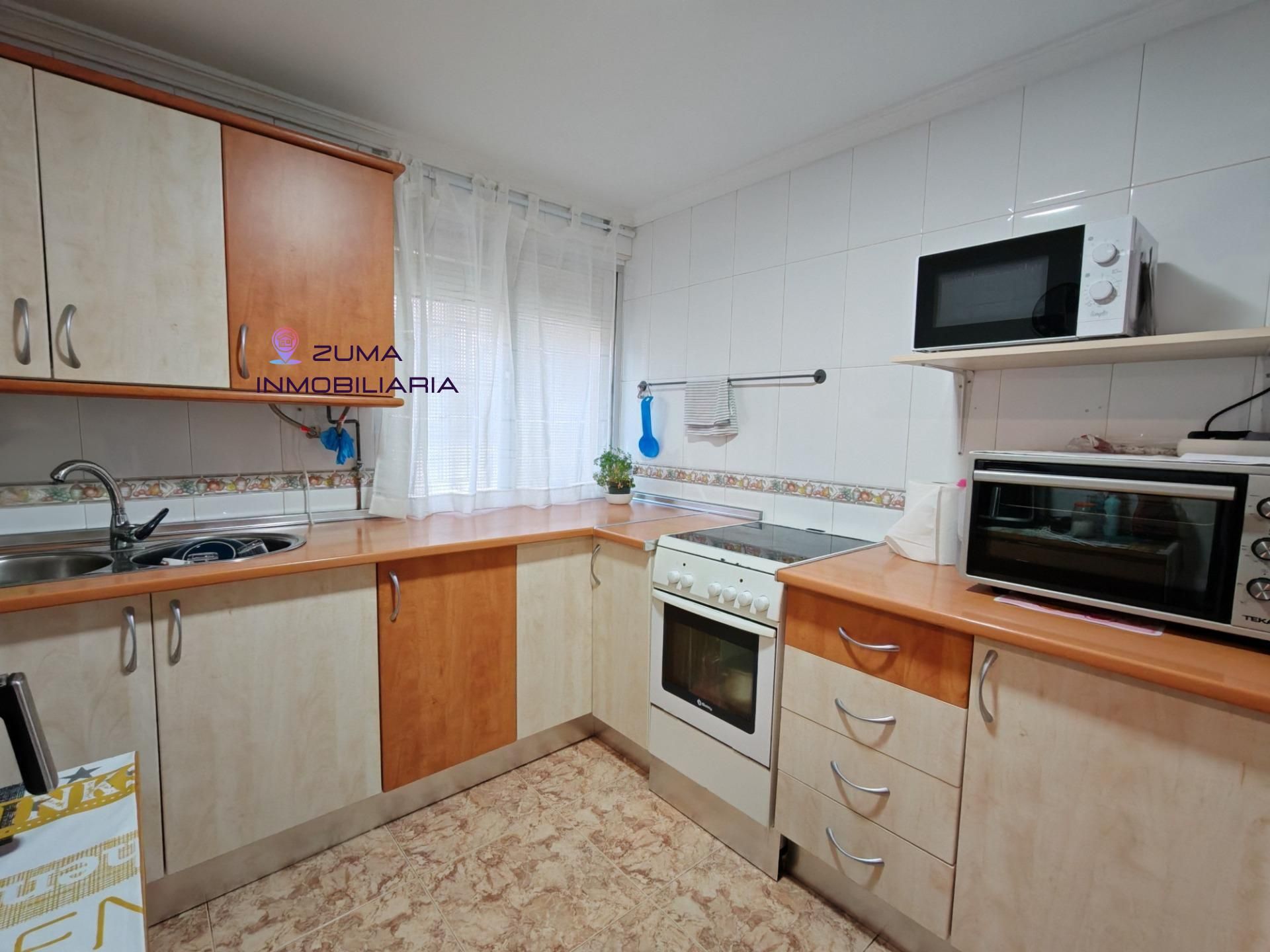 Cuina de Pis de lloguer en Málaga Capital amb Aire condicionat