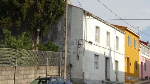Gran oportunidad!!! Se vende casa para restaurar cerca del centro de Villagarcía. Zona tranquila. 258 m2 construidos repartidos en, imatge 2