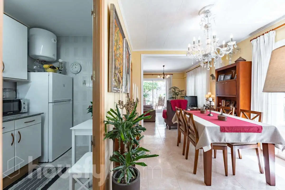 Detached homes for sale in Calle Santiago Rusiñol, Coma-ruga platja