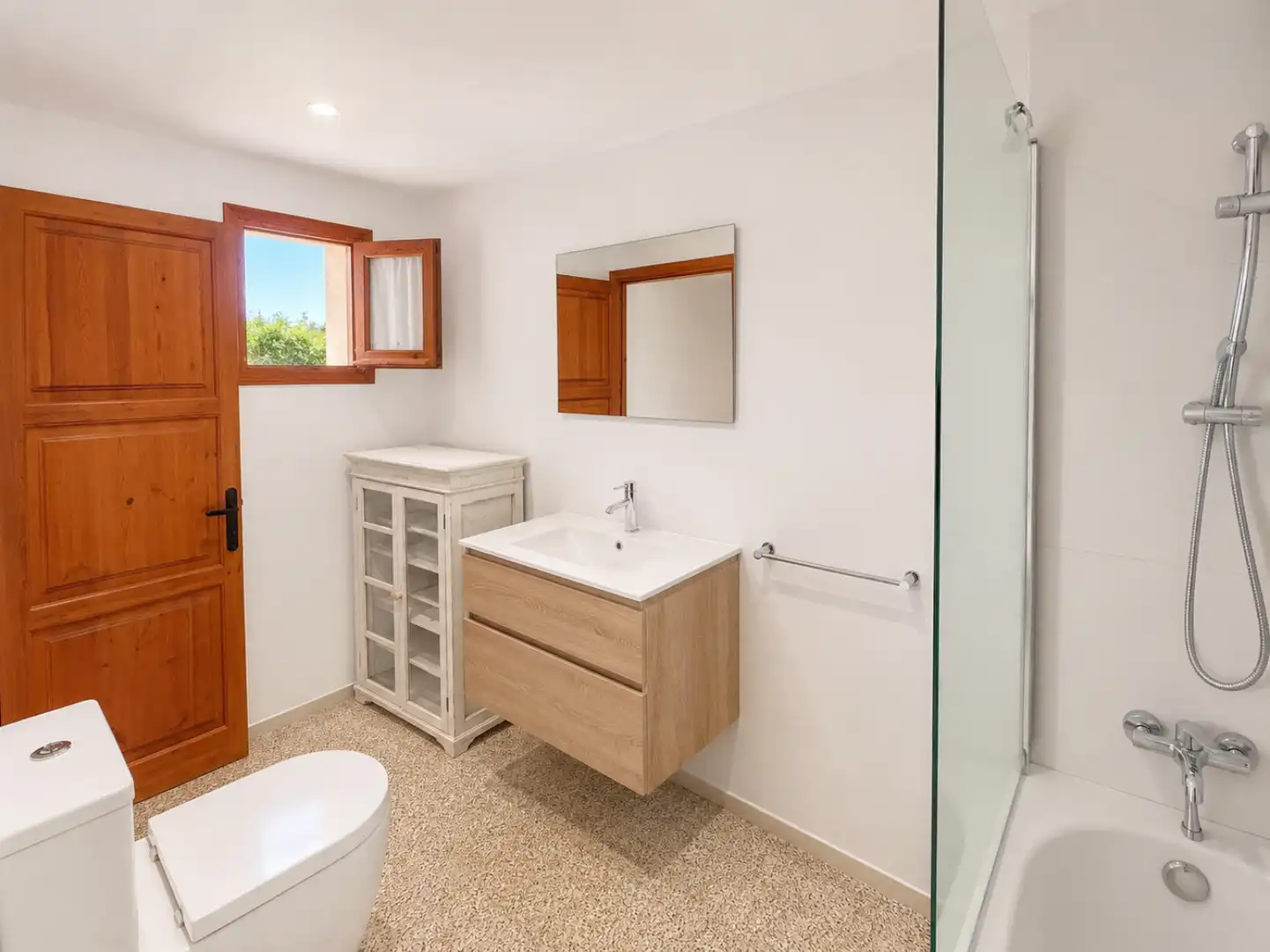 Baño de Casa adosada de alquiler en Pollença con Aire acondicionado, Calefacción y Terraza