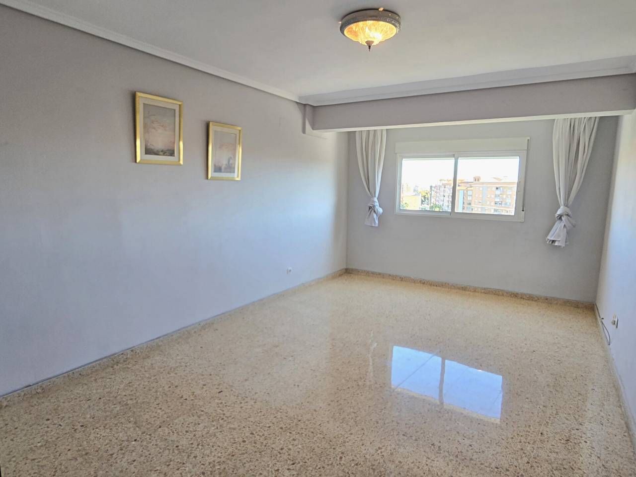 Habitación de Piso en venta en  Valencia Capital con Aire acondicionado y Balcón
