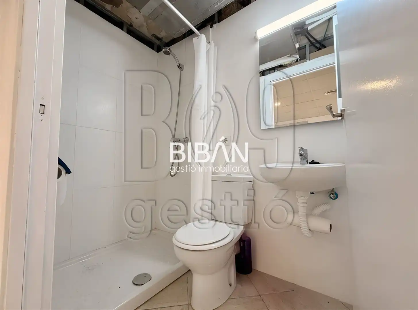 Baño de Local en venta en Tarragona con Aire acondicionado