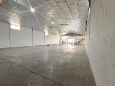 Nau industrial de lloguer a Periurbano Este - Campiña