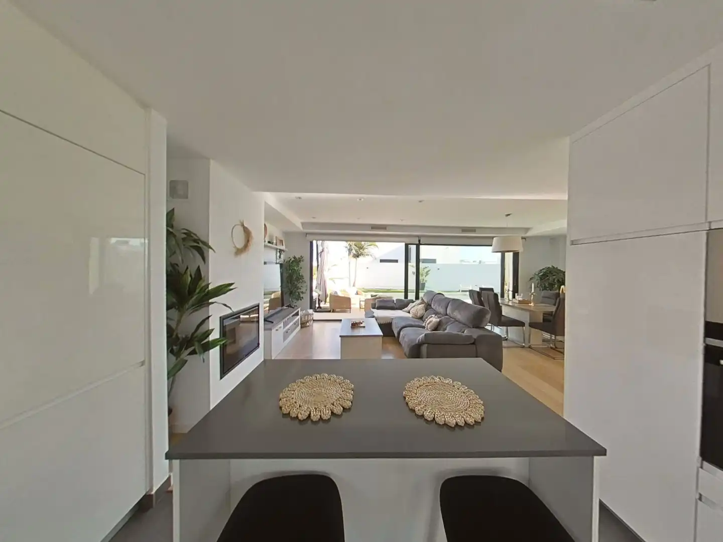 Sala de estar de Casa adosada en venta en Alhaurín de la Torre con Aire acondicionado, Jardín privado y Terraza