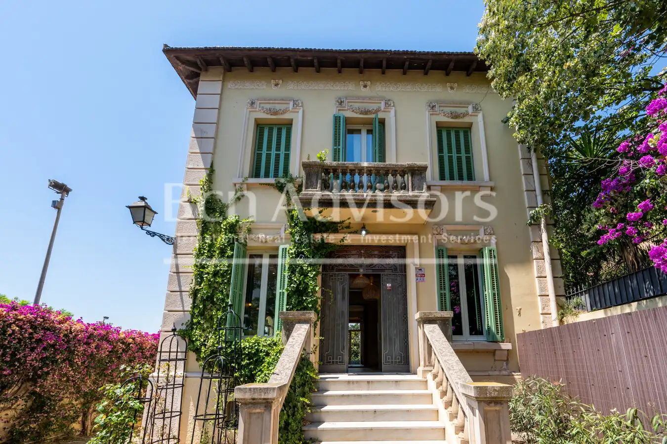 Vista exterior de Casa o xalet de lloguer en Barcelona amb Aire condicionat, Calefacció i Jardí privat