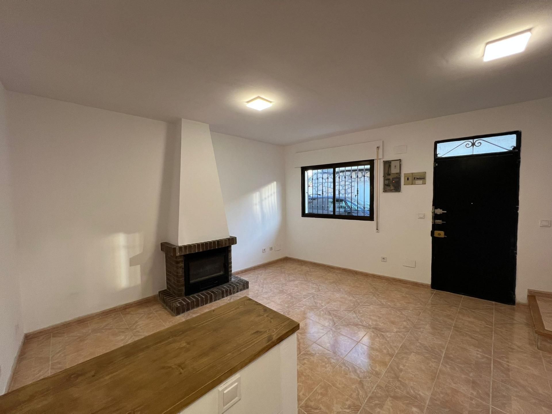 Sala d'estar de Casa adosada de lloguer en San Martín de Valdeiglesias amb Calefacció i Terrassa