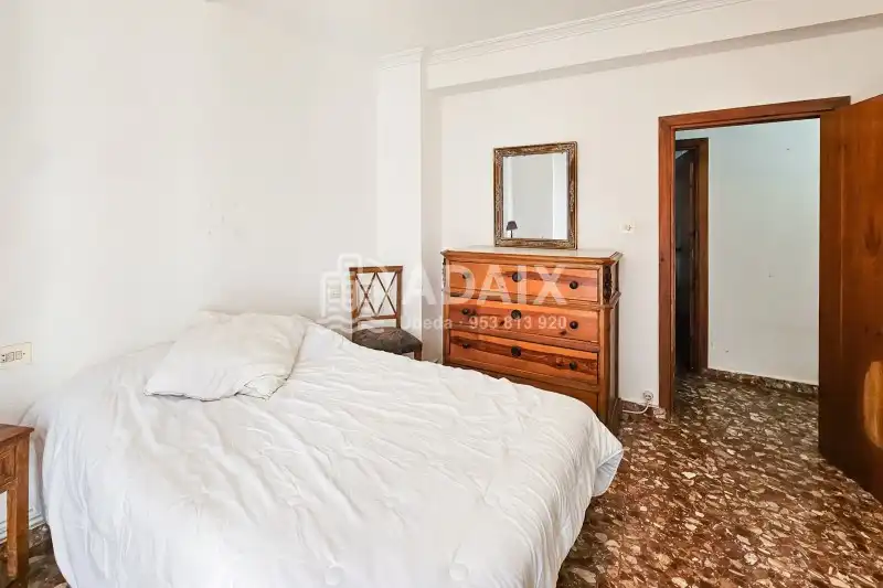 Habitación de Edificio en venta en Úbeda