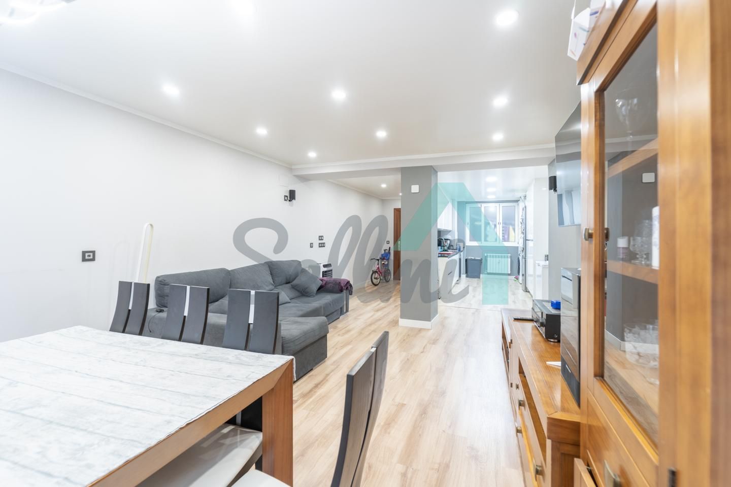 Sala de estar de Piso en venta en Oviedo  con Calefacción, Terraza y Trastero