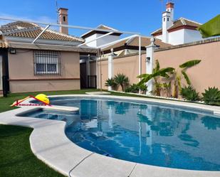 Piscina de Casa o xalet en venda en Almonte amb Terrassa