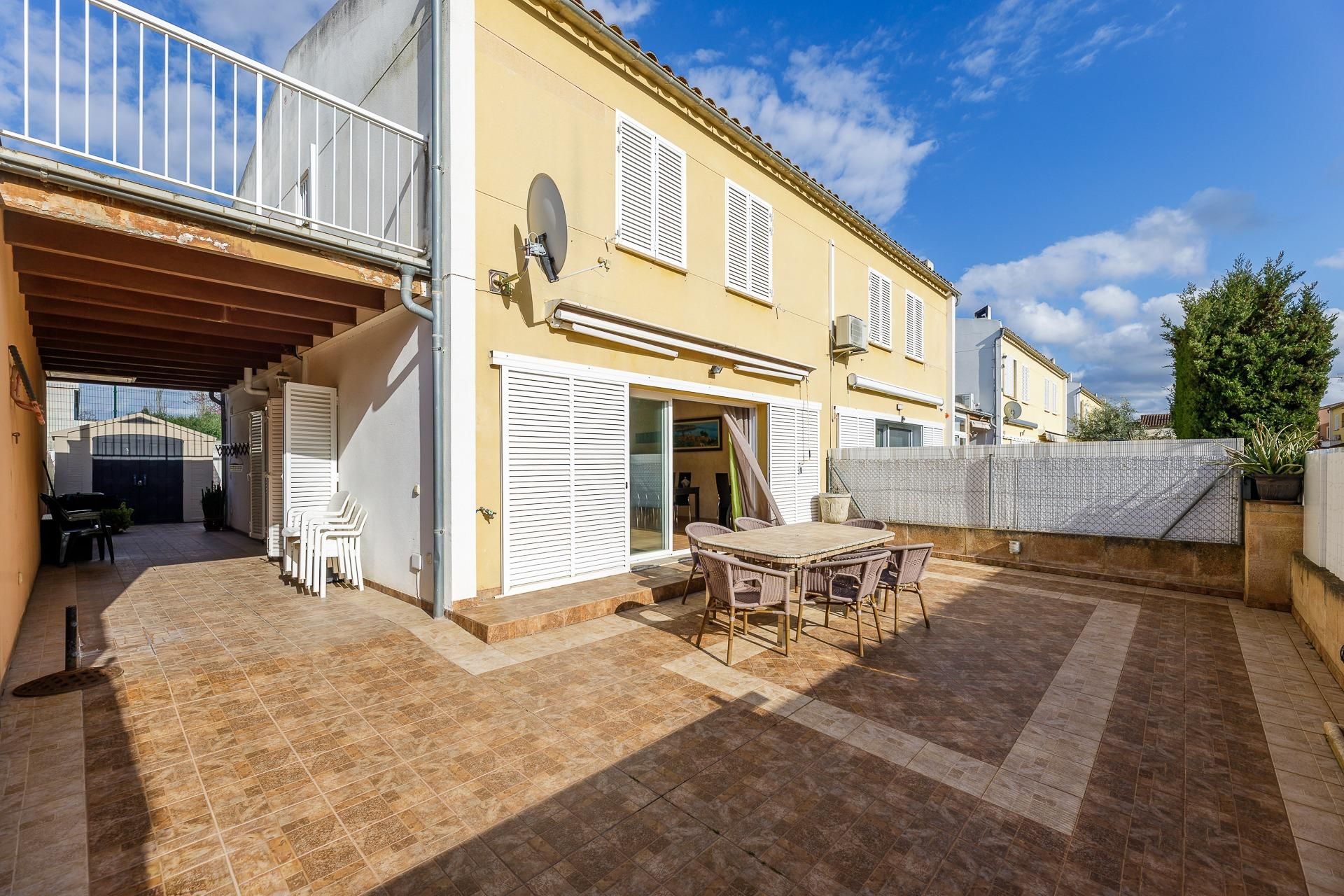 Exterior view of Single-family semi-detached for sale in Marratxí  with Air Conditioner, Heating and Terrace