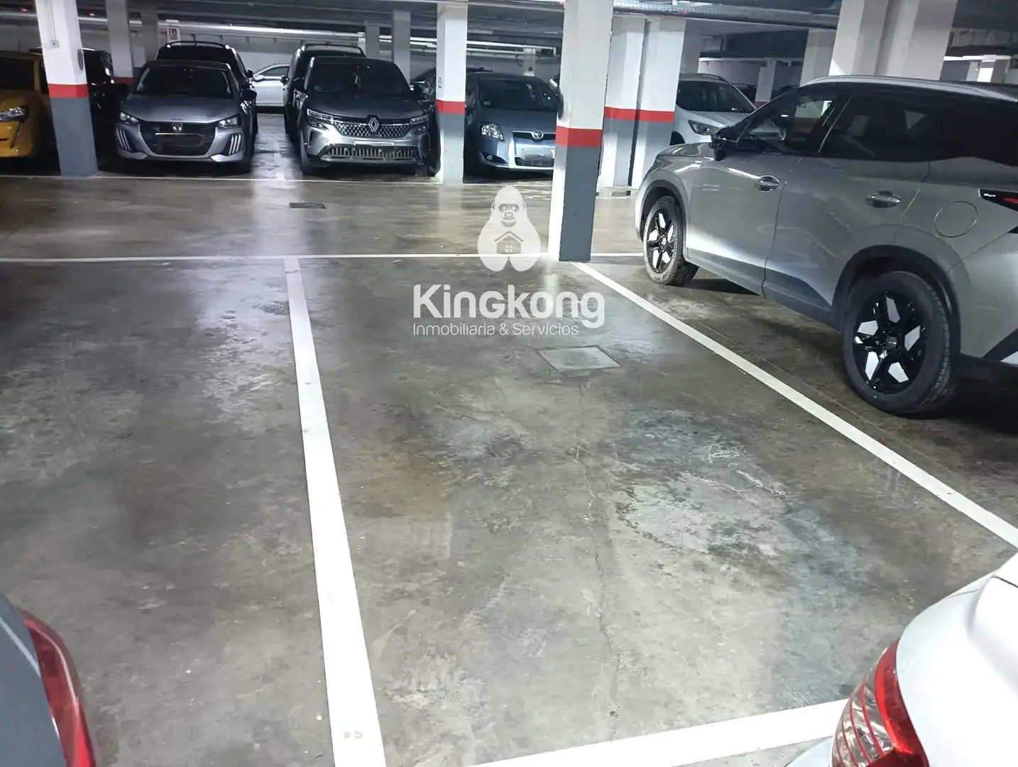 Parking of Flat for sale in Madrid  with Air Conditioner, Heating and Swimming Pool
