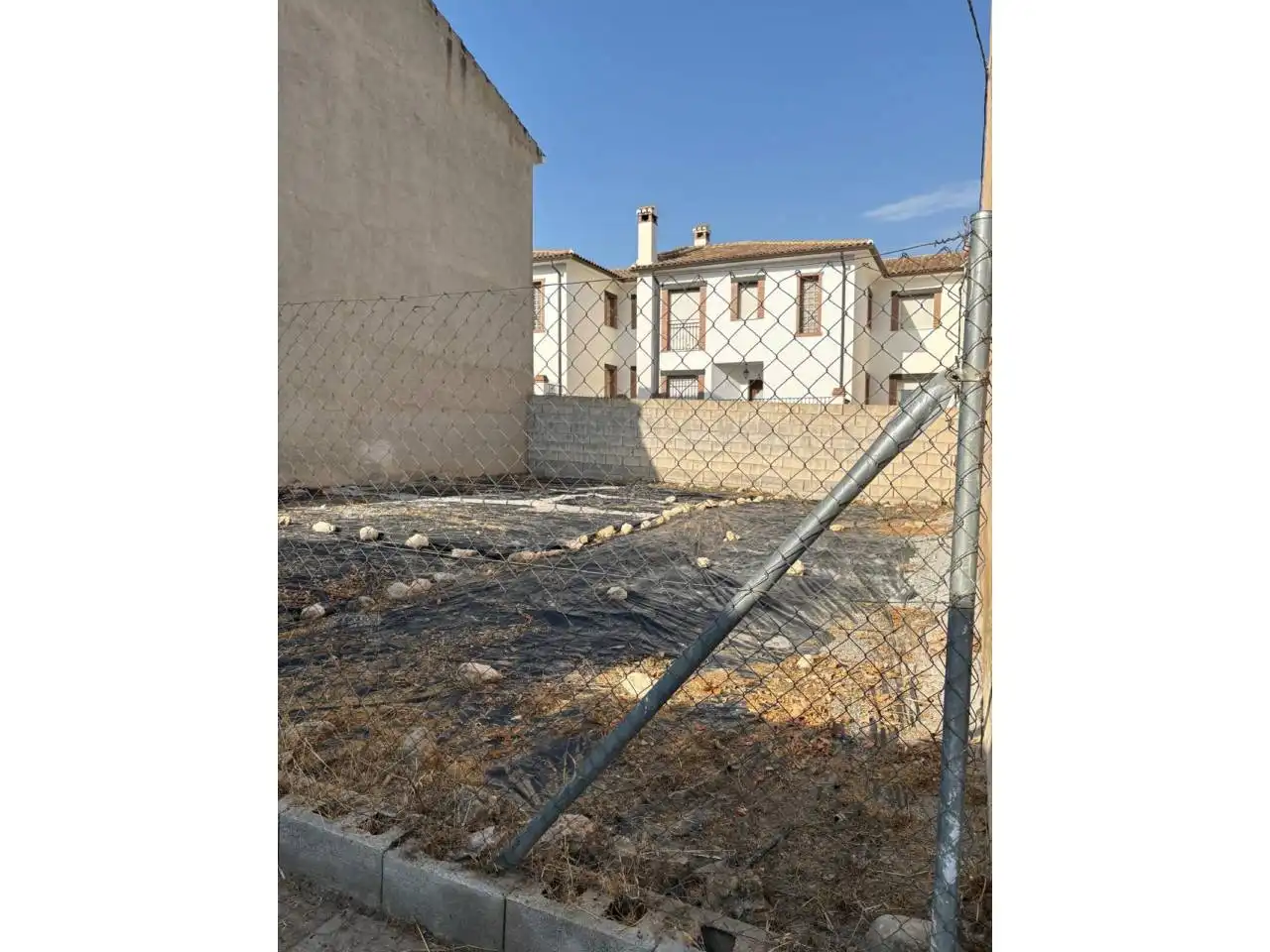 Terreno industrial en venta en Baza