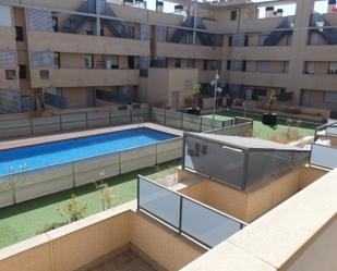 Piscina de Pis de lloguer en Utebo amb Aire condicionat i Terrassa