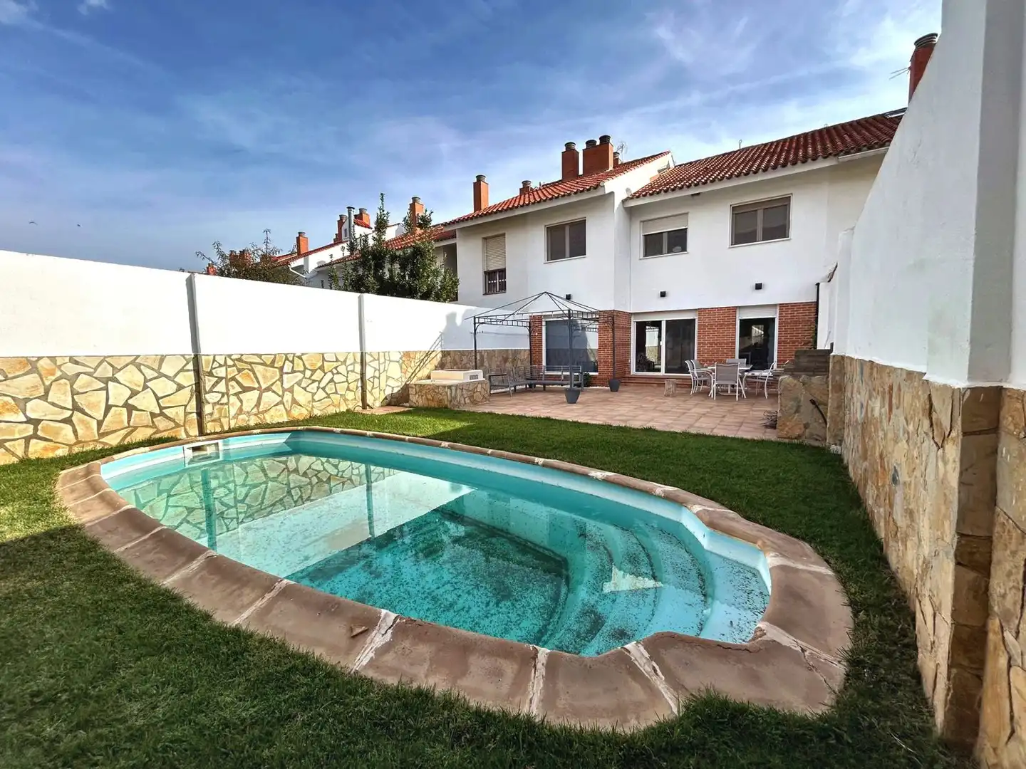 Piscina de Casa adosada en venta en Albacete con Aire acondicionado, Calefacción y Parquet