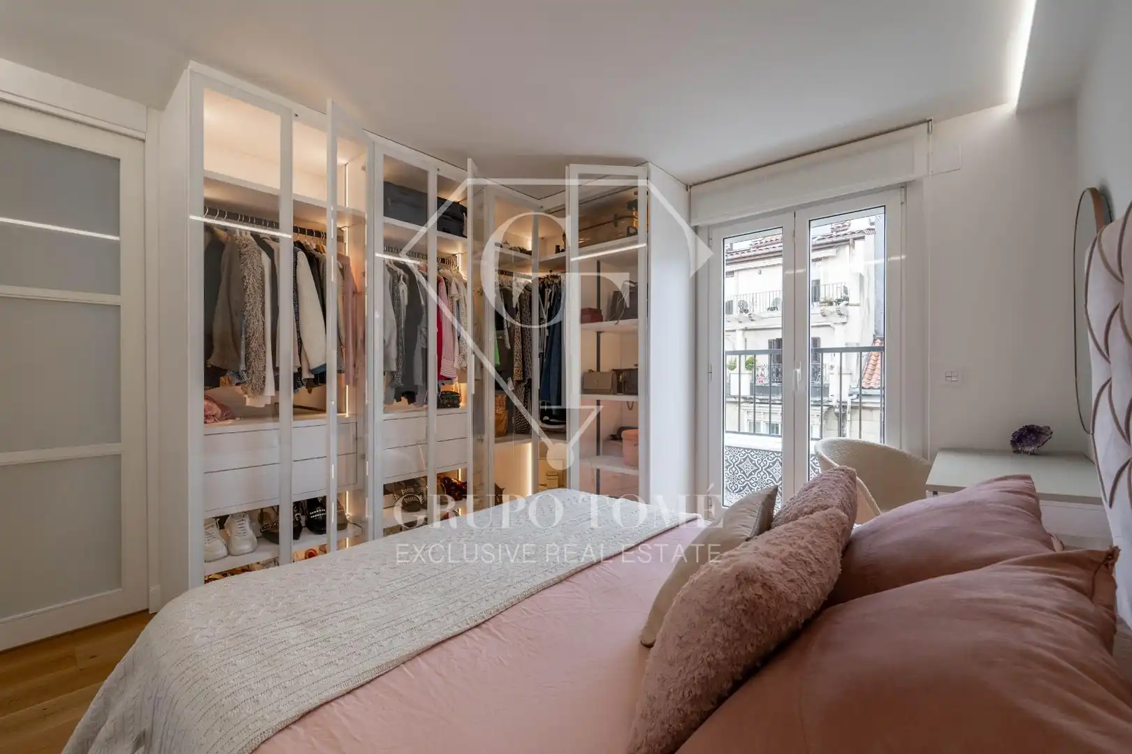 Habitación de Piso en venta en Donostia - San Sebastián  con Calefacción y Balcón