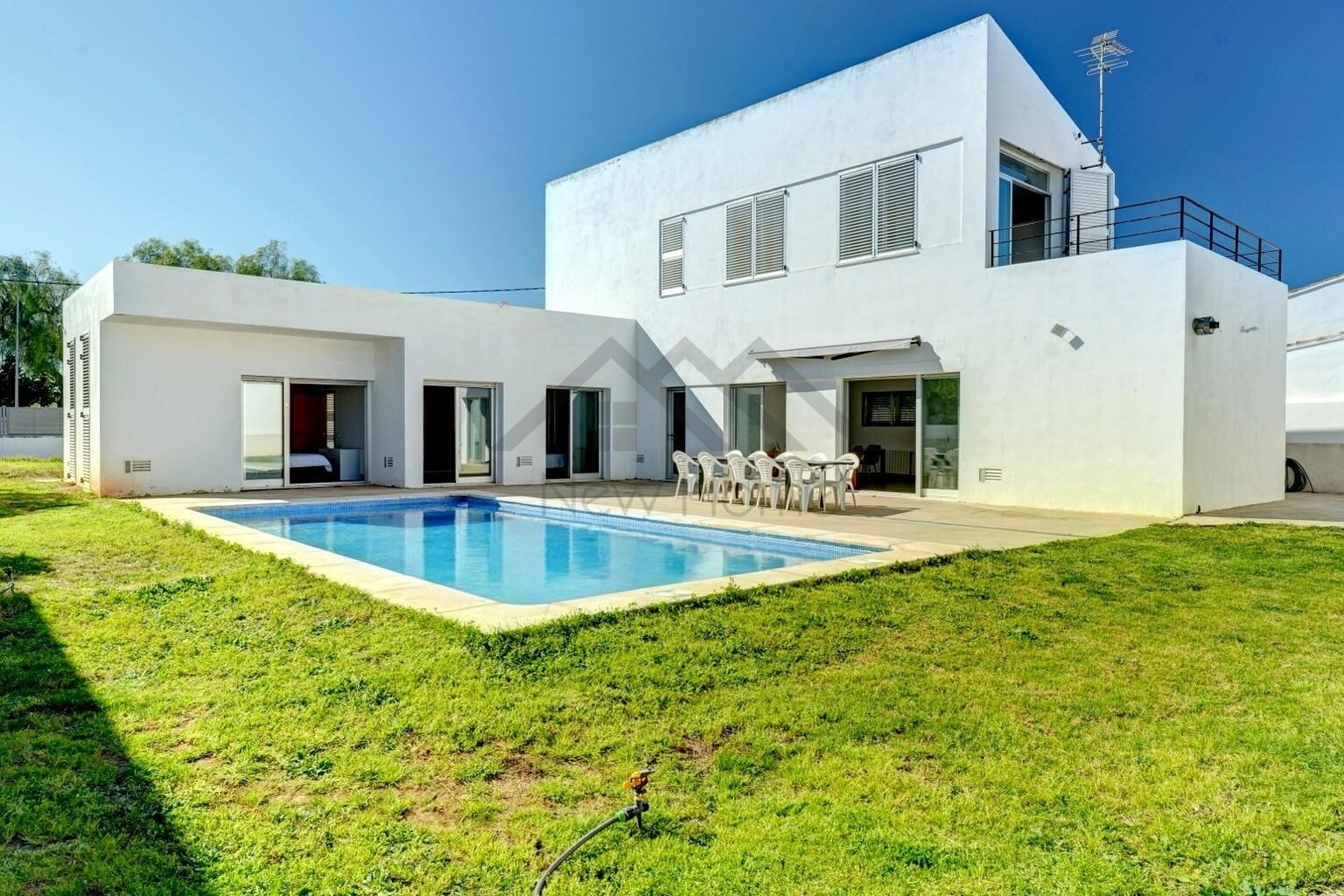 Vista exterior de Casa o xalet en venda en Moncada amb Jardí privat, Terrassa i Traster