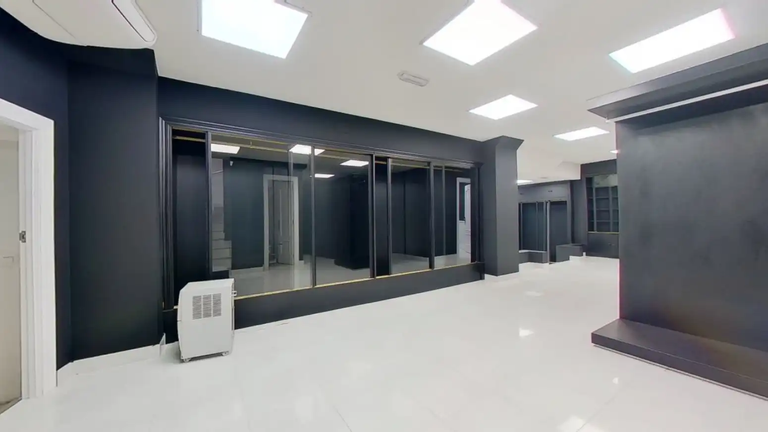 Commercial properties for rent in Torrelavega   with Air Conditioner