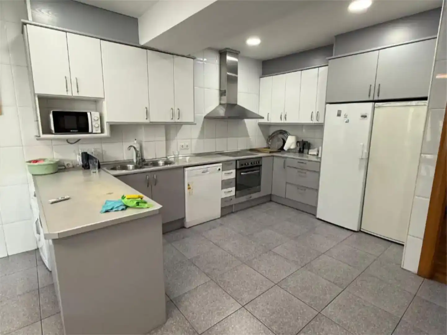 Küche von Wohnung zur Miete in  Zaragoza Capital mit Klimaanlage und Balkon