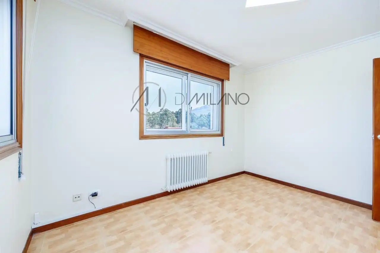 Habitación de Casa o chalet en venta en Vigo  con Calefacción, Jardín privado y Parquet
