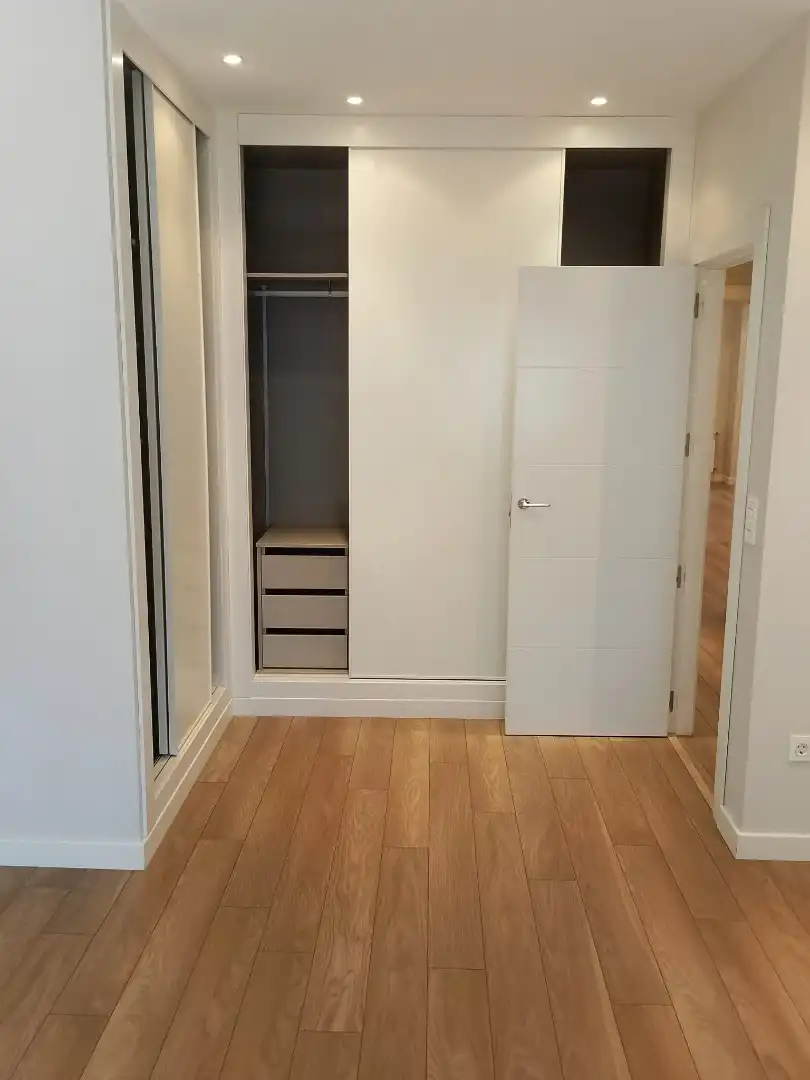 Bedroom of Flat for rent in Oviedo   with Heating, Parquet flooring and Oven