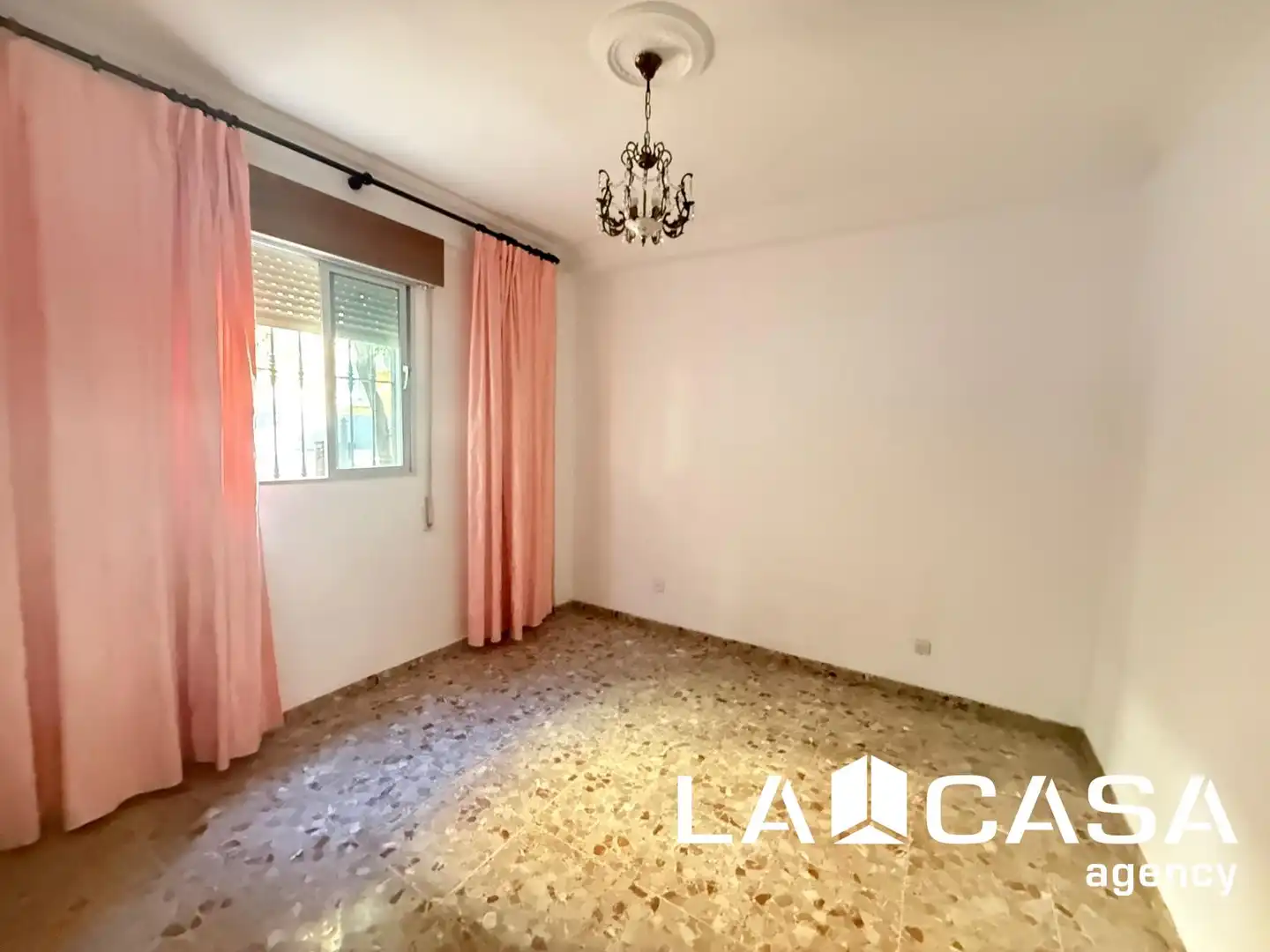 Bedroom of Flat for sale in Dos Hermanas