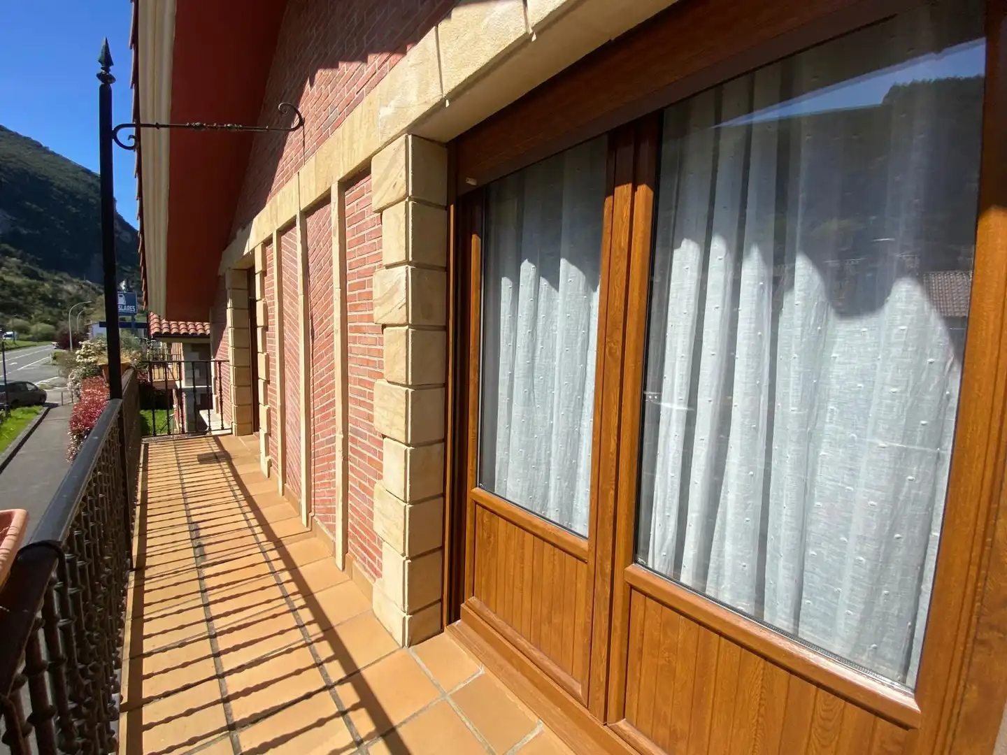 Vista exterior de Casa o chalet en venta en Castro-Urdiales con Calefacción, Jardín privado y Terraza