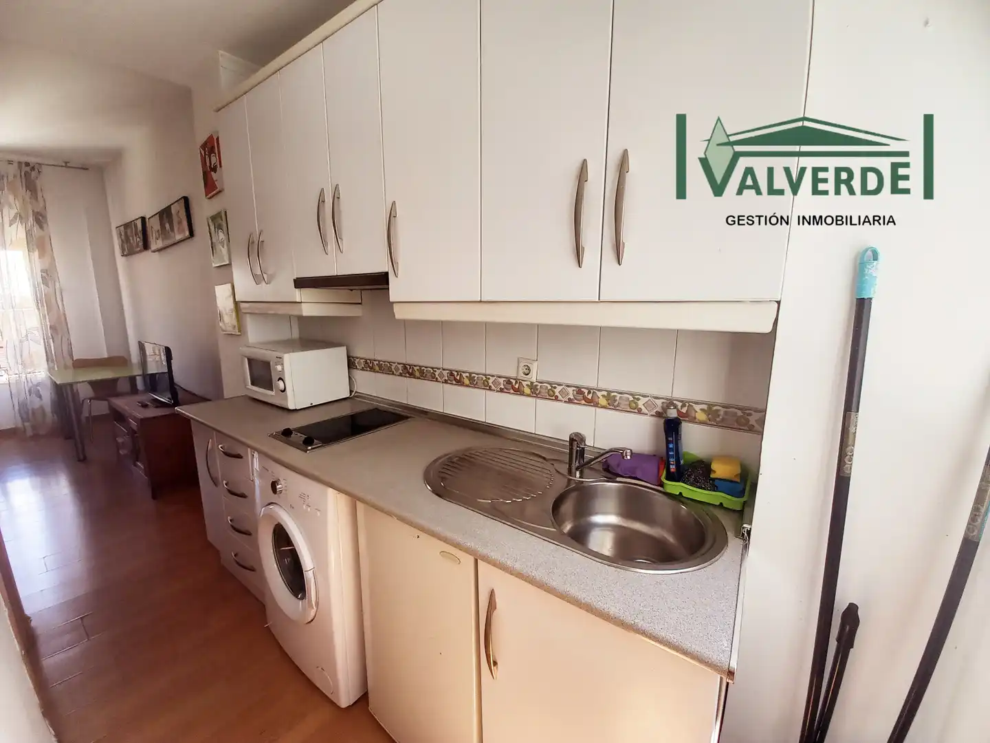 Kitchen of Study for rent in Granada  with Heating, Furnished and Washing machine