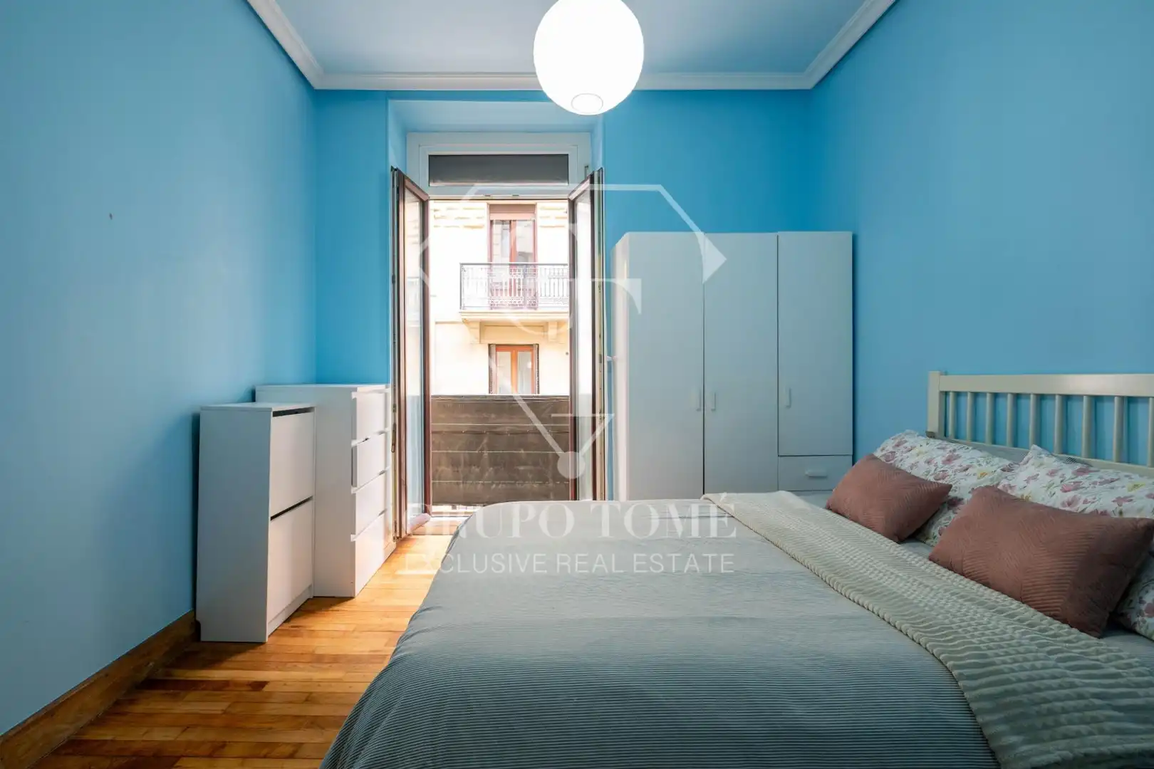 Habitación de Piso en venta en Donostia - San Sebastián  con Calefacción, Amueblado y Balcón