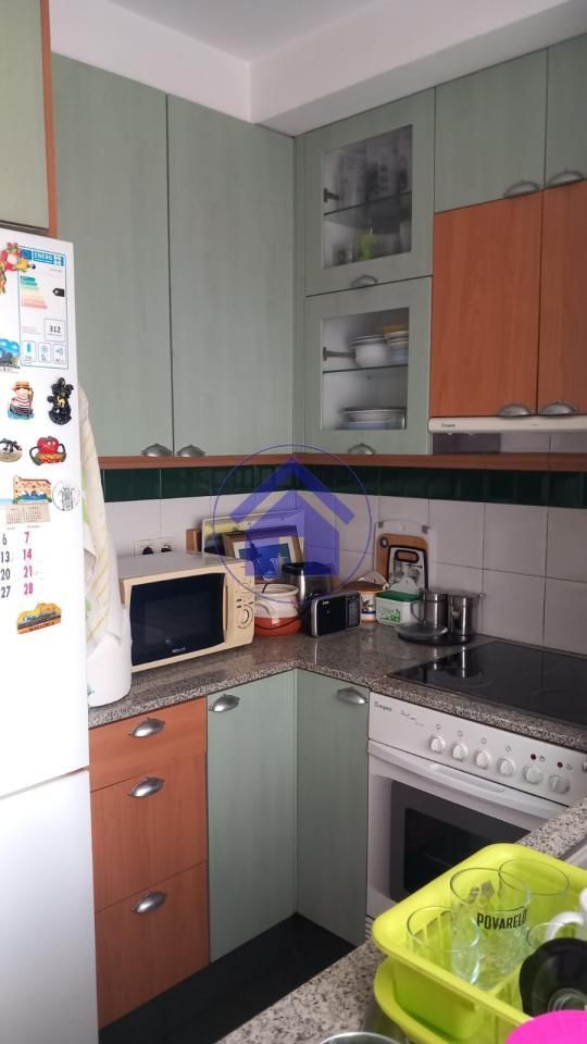 Cuina de Pis en venda en Vigo  amb Calefacció, Parquet i Traster