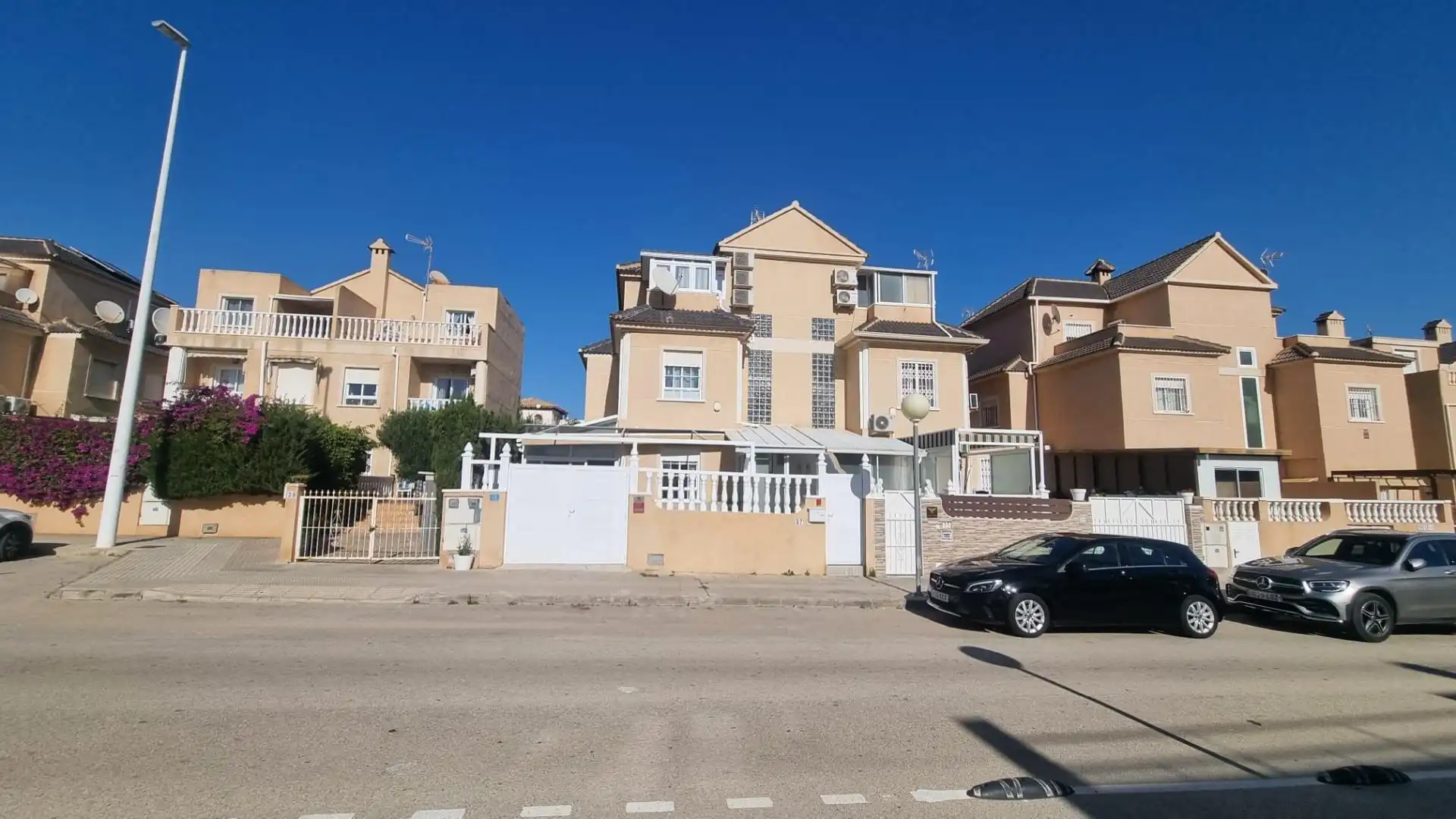 Bungalow con jardín en venta en Orihuela Costa