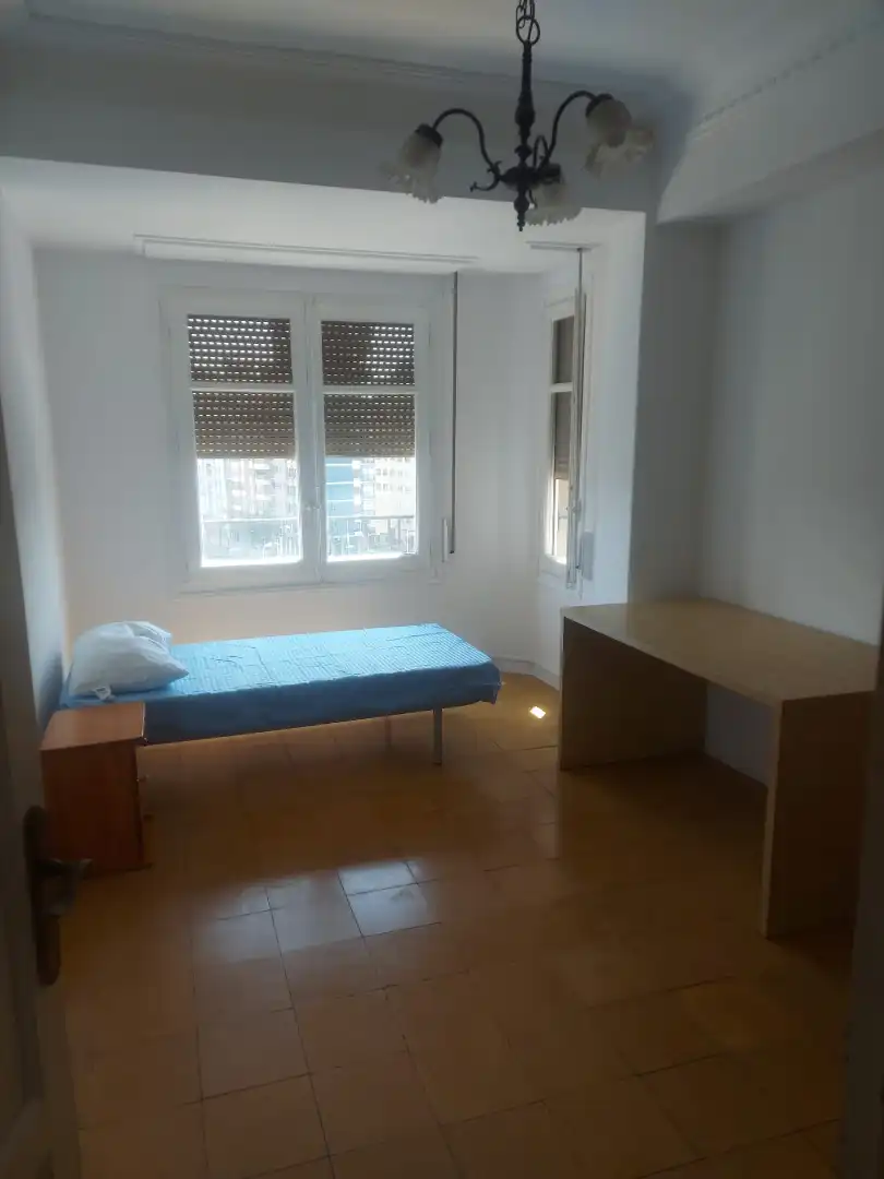 Schlafzimmer von Wohnung zur Miete in Zaragoza mit Heizung, Möbliert und Ofen