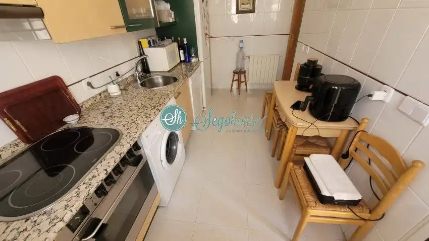Cuina de Casa o xalet en venda en Segovia amb Calefacció, Parquet i Terrassa