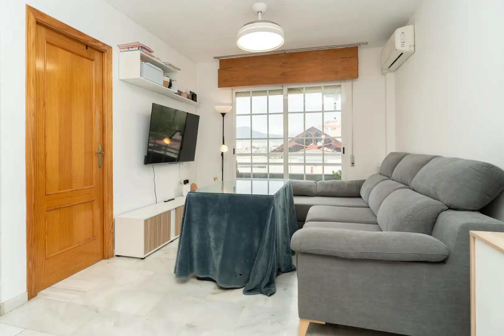 Living room of Flat for sale in Motril  with Air Conditioner, Terrace and Storage room