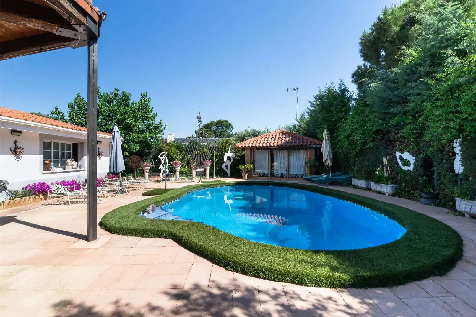Piscina de Casa o xalet en venda en Nuevo Baztán amb Aire condicionat, Calefacció i Jardí privat