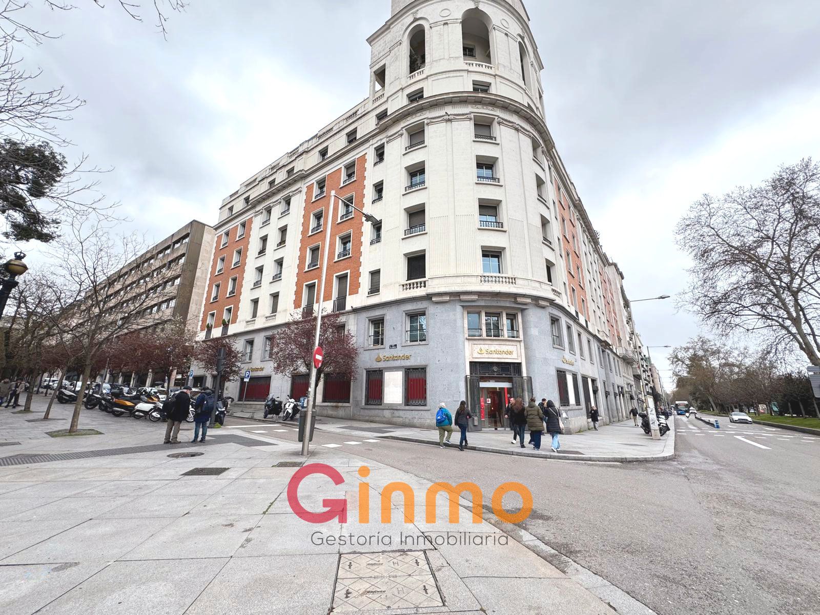 Vista exterior de Garatge en venda en  Madrid Capital amb Alarma