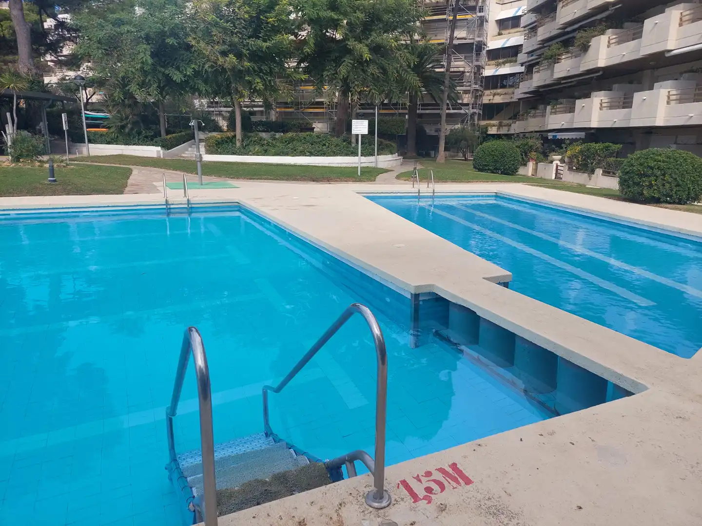 Piscina de Apartamento en venta en Salou con Terraza, Amueblado y Piscina comunitaria