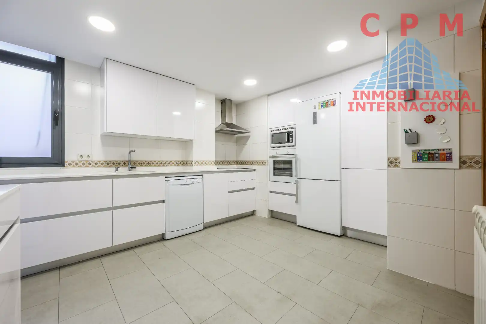 Kitchen of Duplexes for rent in Madrid  with Air Conditioner, Heating and Parquet flooring