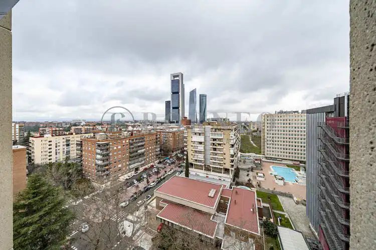 Vista exterior de Oficina de lloguer en Madrid