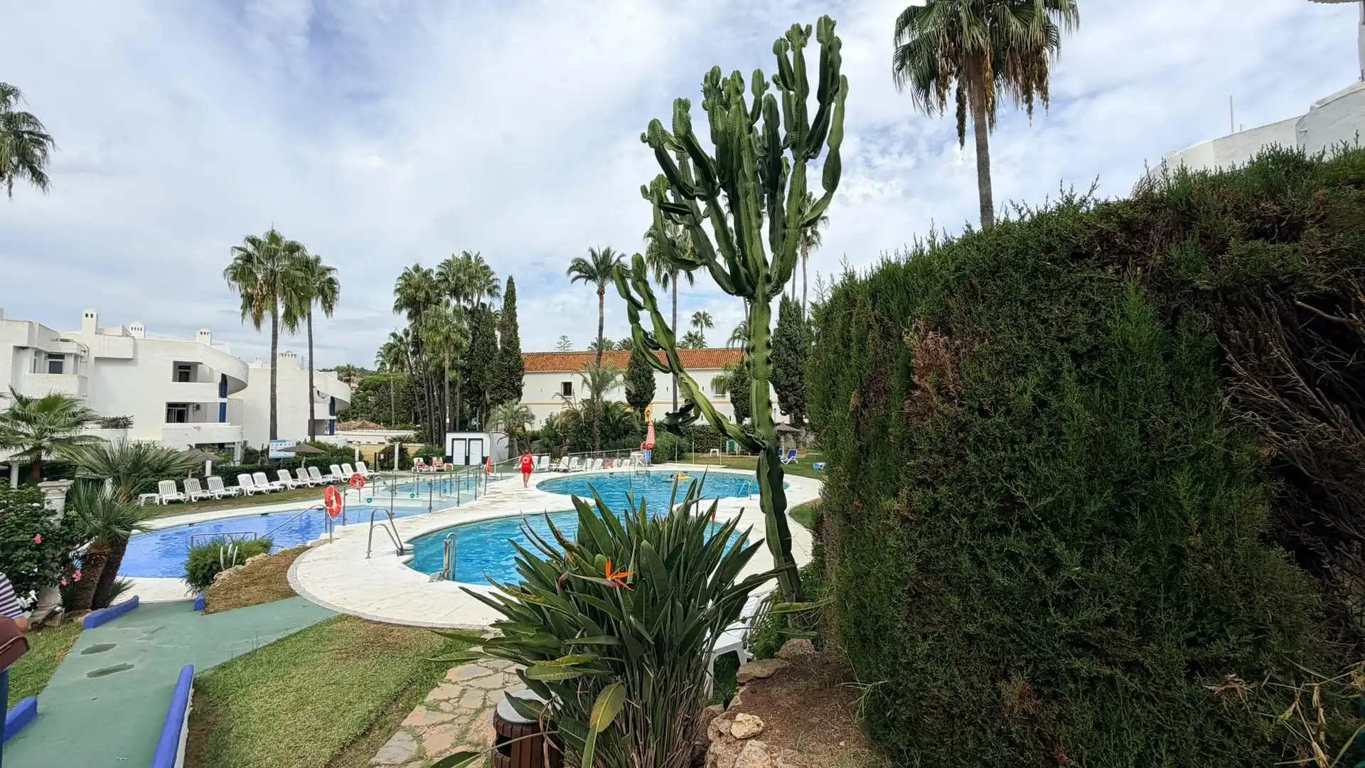 Apartamento con piscina en venta en Calahonda, imagen 7