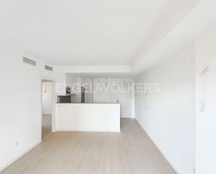 Sala d'estar de Apartament en venda en Sant Adrià de Besòs amb Aire condicionat i Balcó