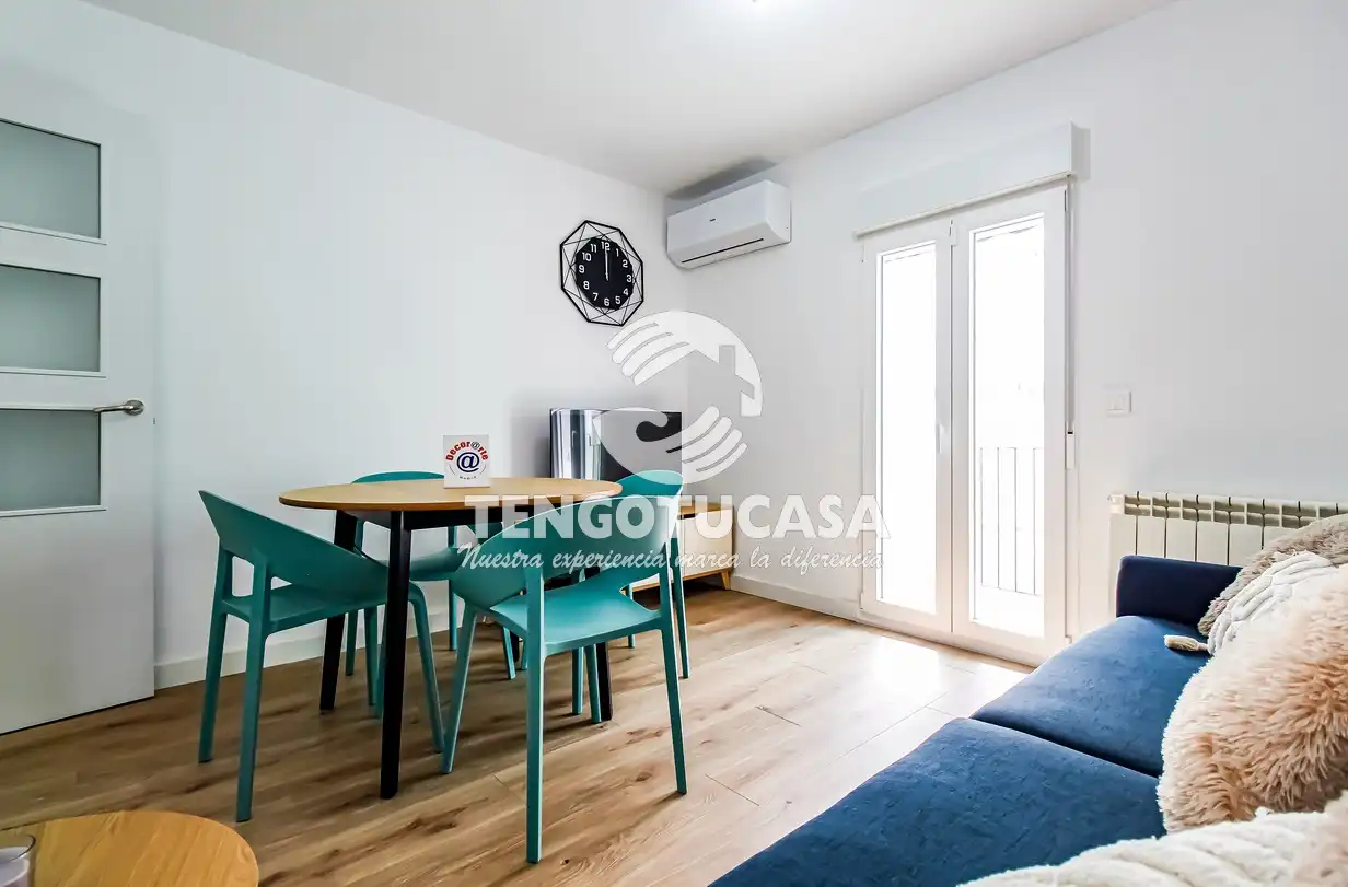 Bedroom of Flat for sale in  Madrid Capital  with Heating, Terrace and Furnished