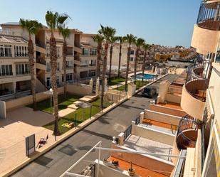 Vista exterior de Apartament en venda en Orihuela amb Aire condicionat i Piscina