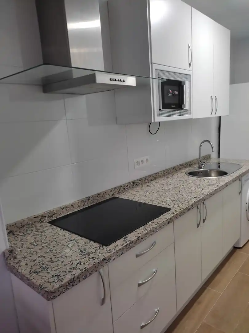 Cocina de Piso de alquiler en Málaga con Amueblado, Lavadora y Microondas