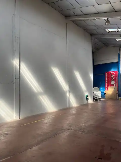 Vista exterior de Nave industrial de alquiler en Camargo