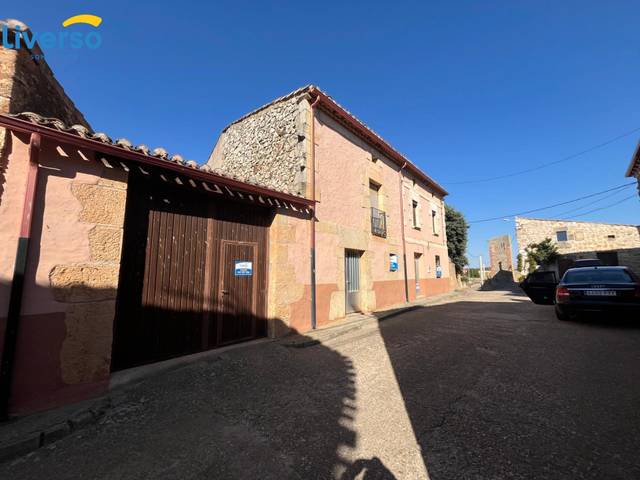 Casa-chalet en Venta en Calle Real  en Fontioso