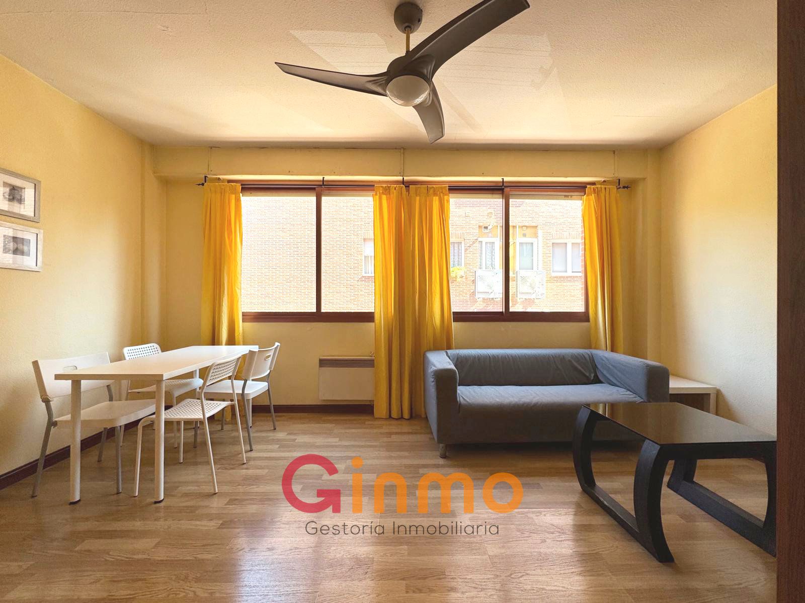 Bedroom of Flat for sale in  Madrid Capital  with Heating, Private garden and Storage room