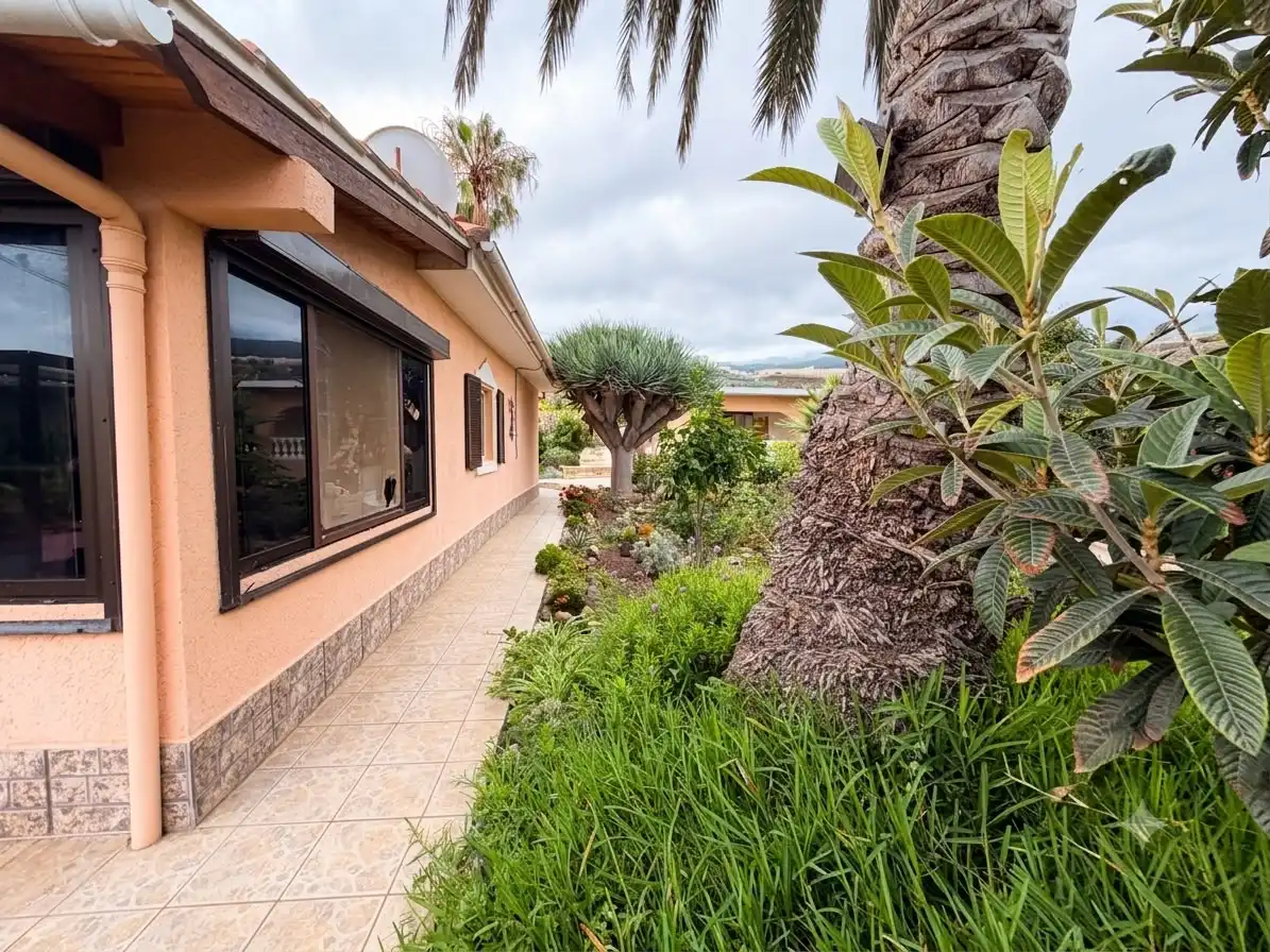 Vista exterior de Casa o chalet en venta en Icod de los Vinos con Jardín privado, Terraza y Trastero