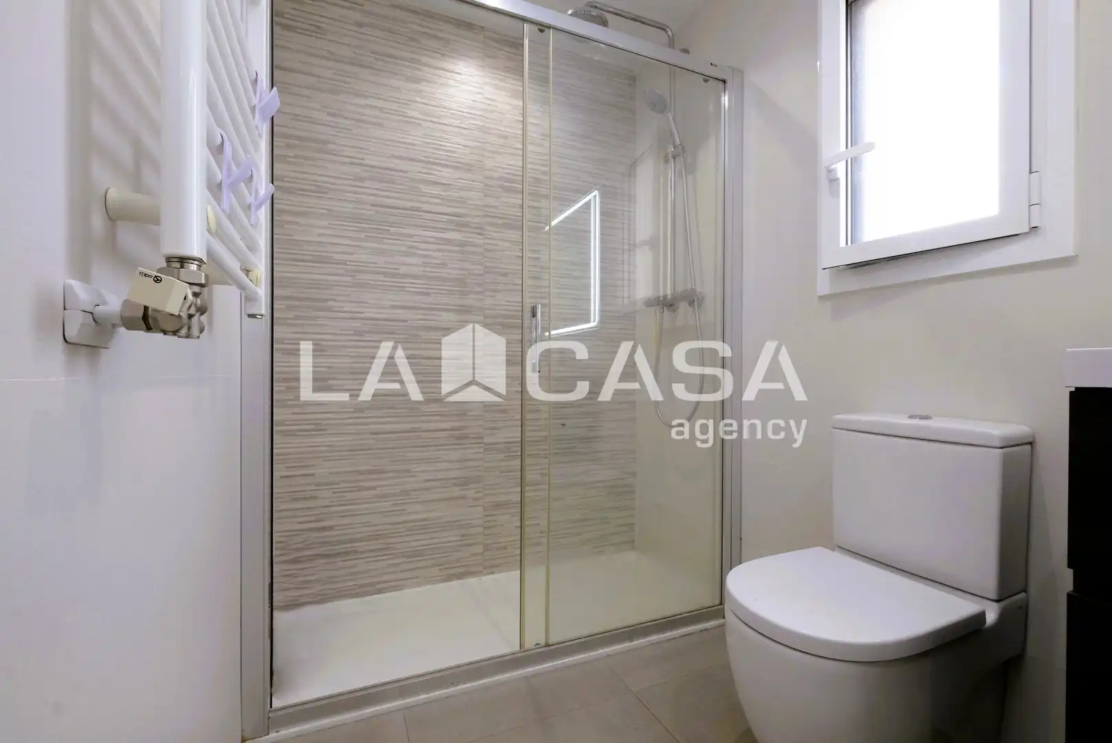 Baño de Piso en venta en Nou Barris