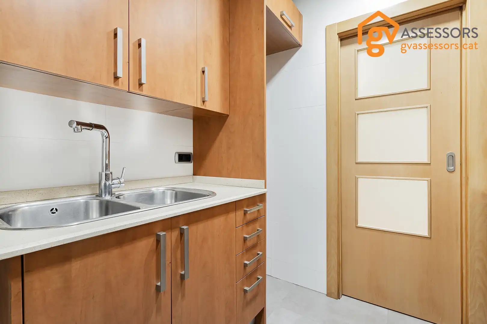 Küche von Wohnung zum Verkauf in Barcelona mit Klimaanlage, Heizung und Parkett