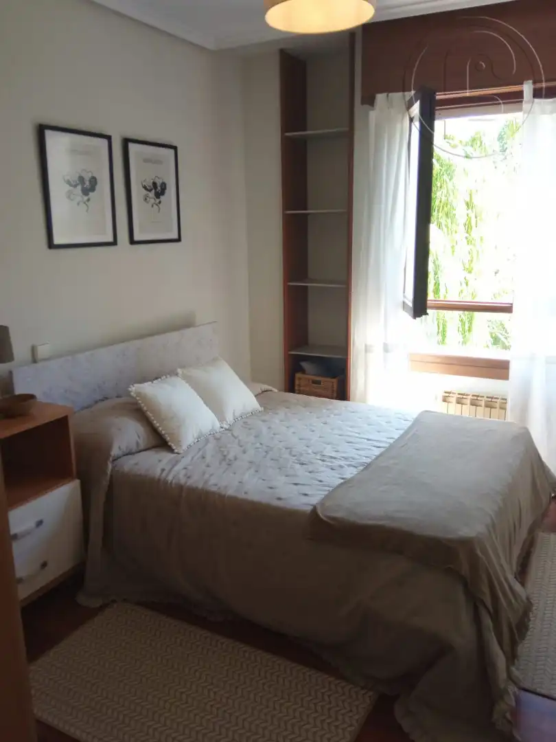 Habitación de Piso de alquiler en Santander con Calefacción, Amueblado y Microondas